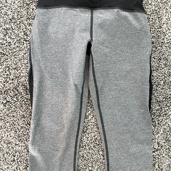 Lulu lemon crop legging - Picture 2 of 3